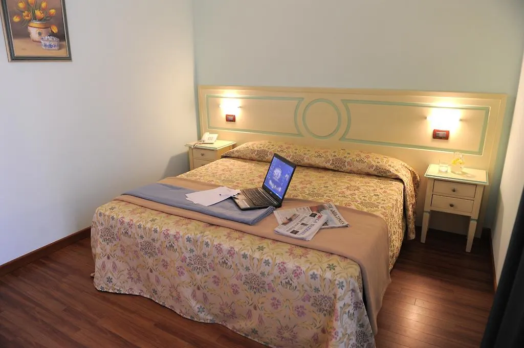 Hotel Plazza Porcari